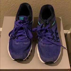 Women’s Nike Running Shoes.  Size 8 1/2.